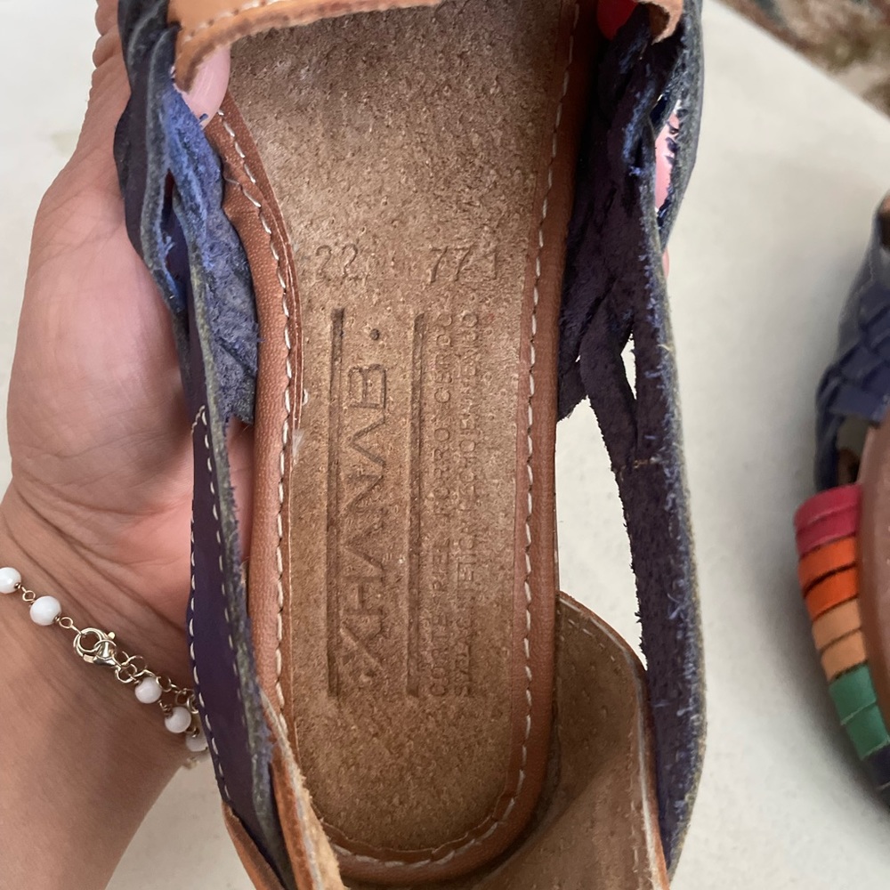 Beautiful Authentic Sandals from Mexico . Leather , colors .